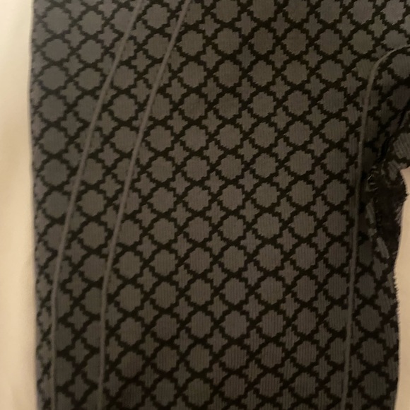 Lululemon workout crop bottom - Picture 3 of 9